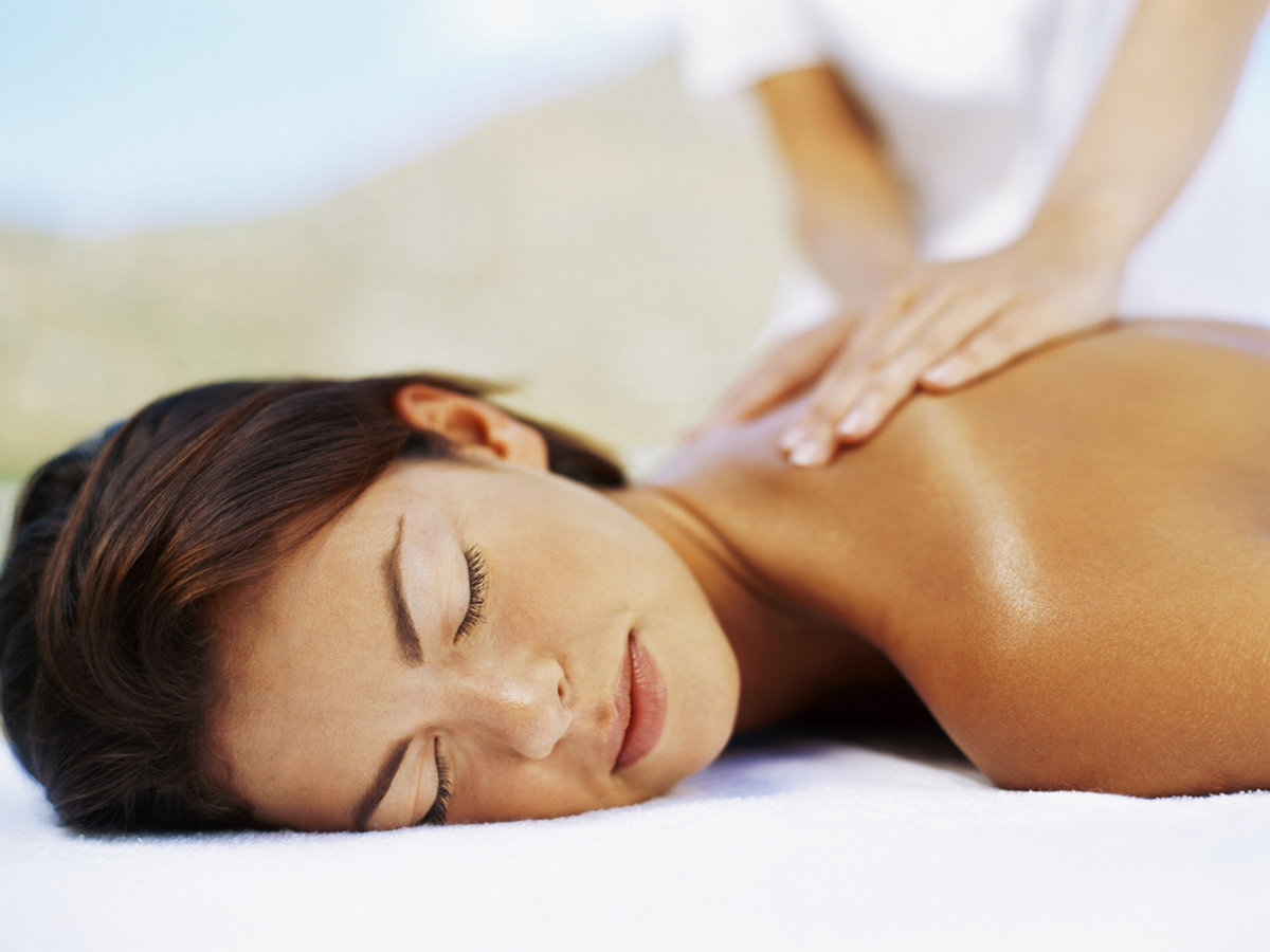 Relaxing treatment at Five Elements Care